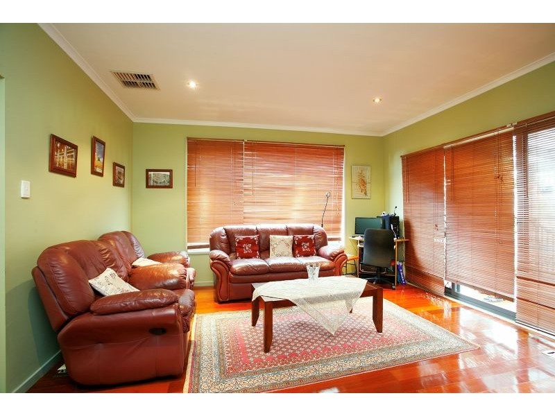 6 Childs Place, Roxburgh Park VIC 3064