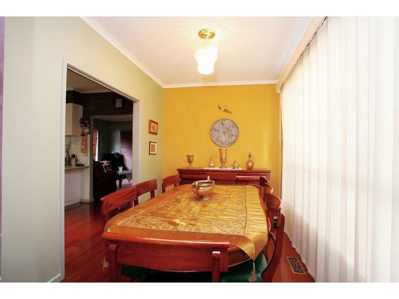 6 Childs Place, Roxburgh Park VIC 3064