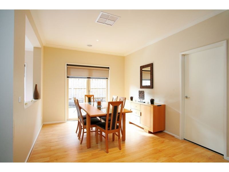 8 Garfield Way, Craigieburn VIC 3064