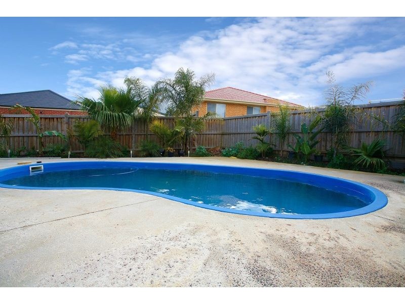 8 Garfield Way, Craigieburn VIC 3064