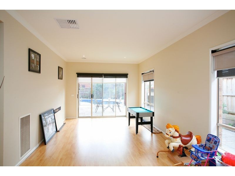 8 Garfield Way, Craigieburn VIC 3064