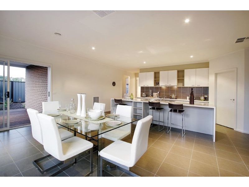 3 Nottingham Close, Craigieburn VIC 3064