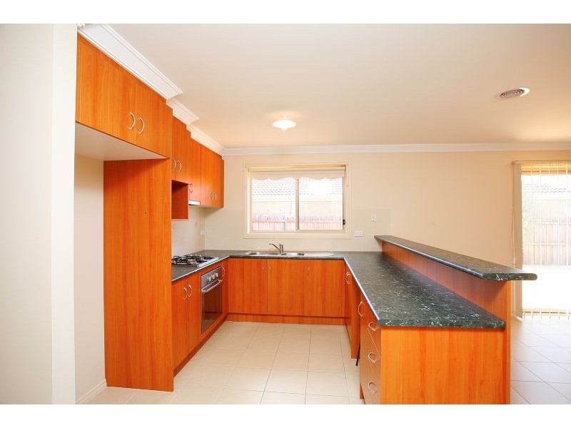 5 Rosemont Way, Roxburgh Park VIC 3064