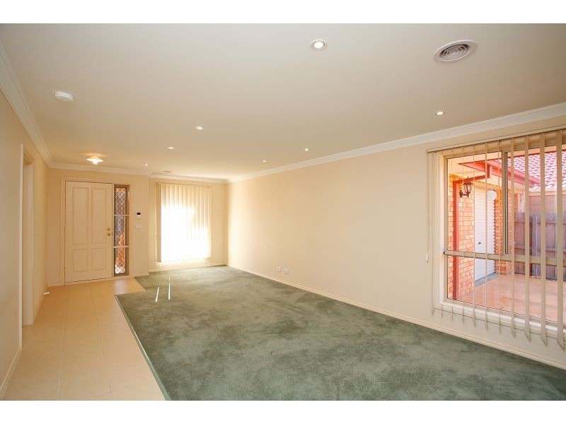 5 Rosemont Way, Roxburgh Park VIC 3064