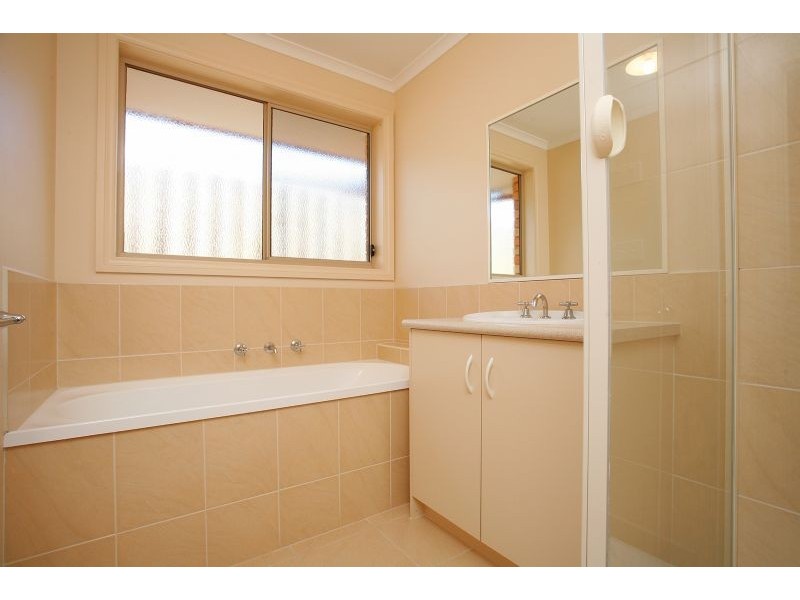 5 Rosemont Way, Roxburgh Park VIC 3064