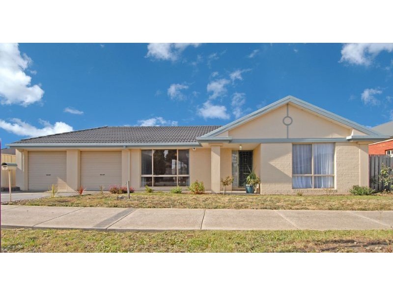 29 Woodlea Crescent, Craigieburn VIC 3064
