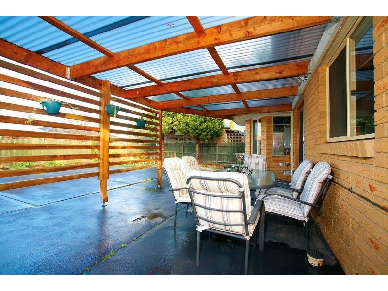 108 Rossiter Avenue, Roxburgh Park VIC 3064