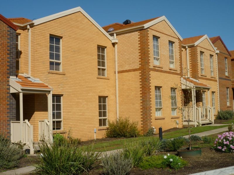 15/67 Ravenhill Boulevard, Roxburgh Park VIC 3064