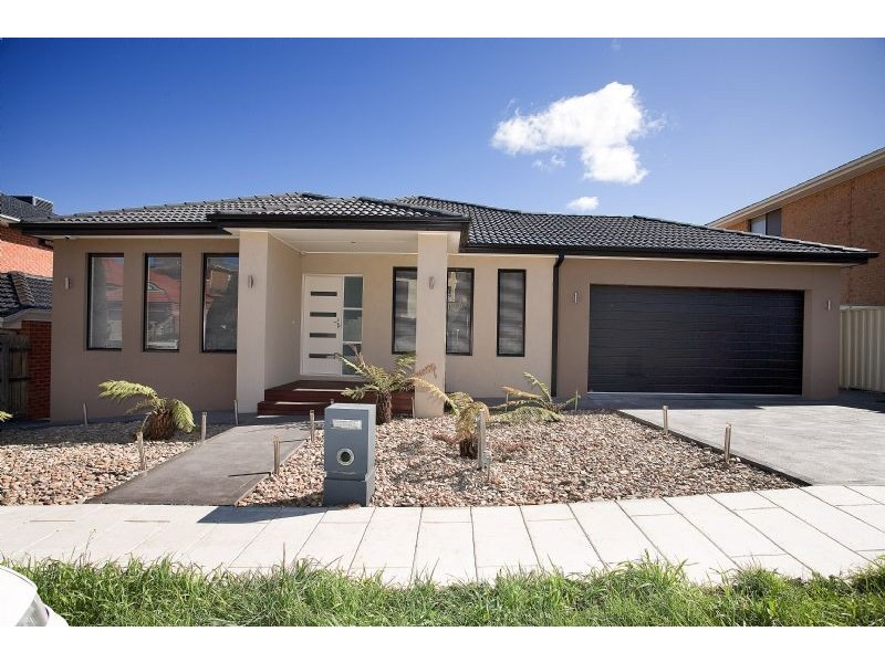 6 Stillwell Crescent, Roxburgh Park VIC 3064