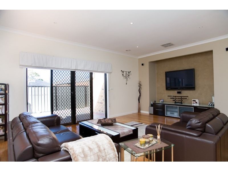 17 Highbury Circuit, Craigieburn VIC 3064
