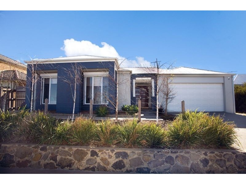 10 Scarborough Terrace, Craigieburn VIC 3064