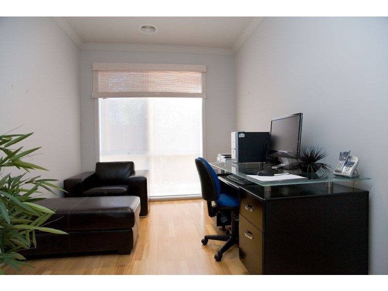 10 Scarborough Terrace, Craigieburn VIC 3064