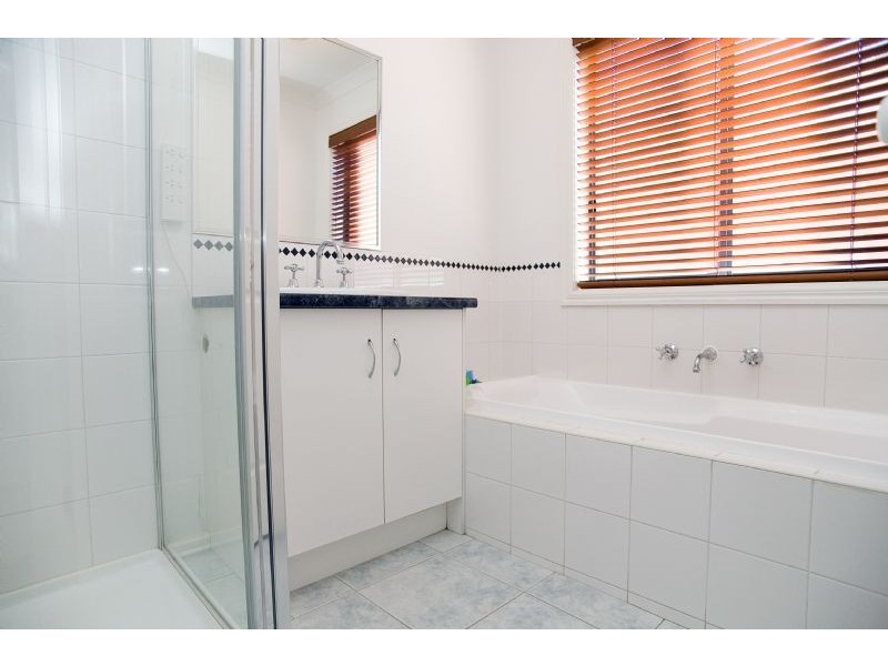 38 Parramatta Walk, Craigieburn VIC 3064