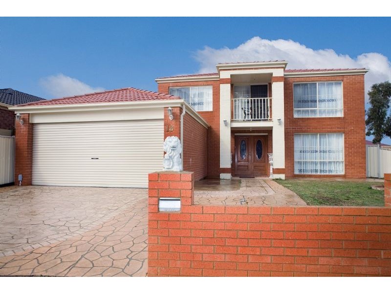 18 Salween Crescent, Roxburgh Park VIC 3064