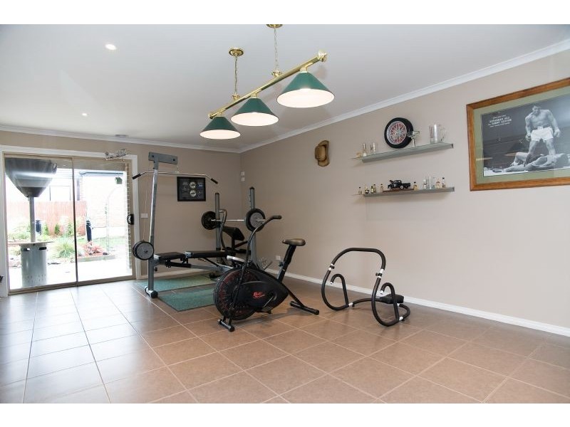 5 St. Ives Place, Craigieburn VIC 3064