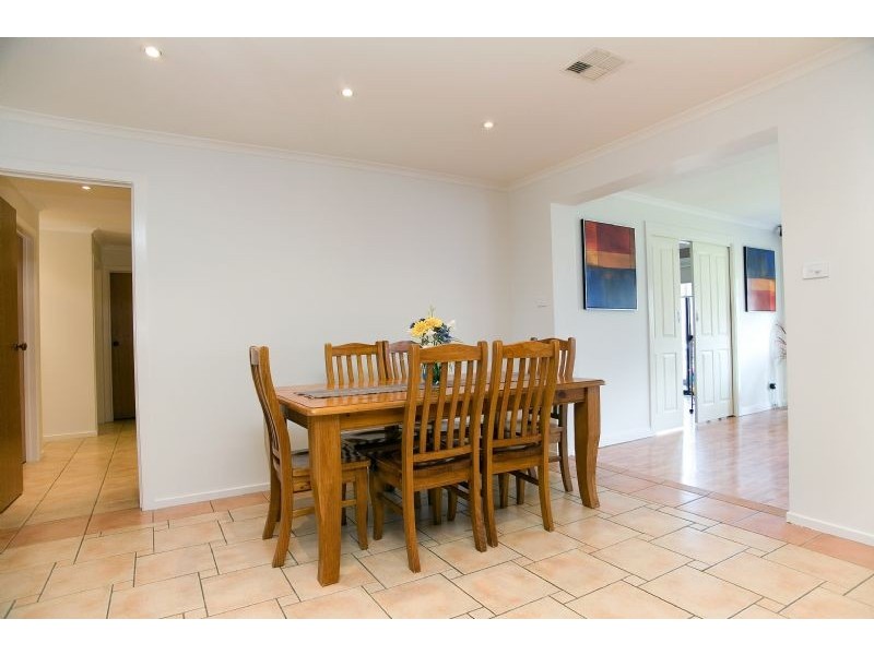 90 Hothlyn Drive, Craigieburn VIC 3064