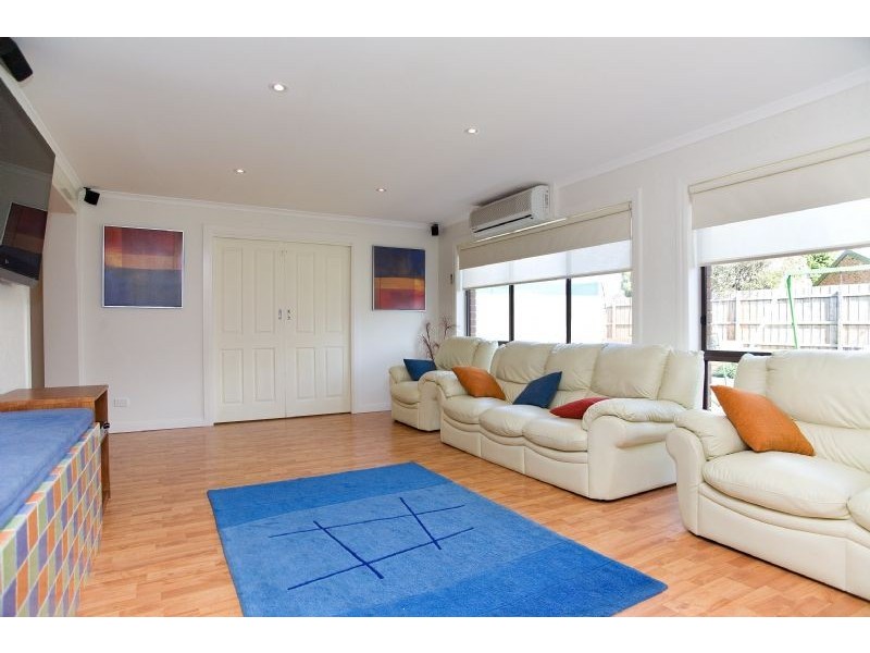 90 Hothlyn Drive, Craigieburn VIC 3064