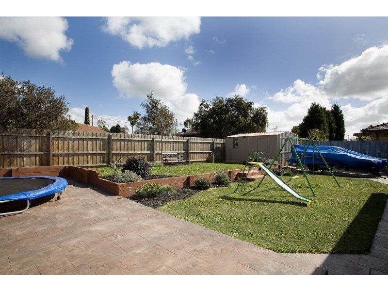 90 Hothlyn Drive, Craigieburn VIC 3064