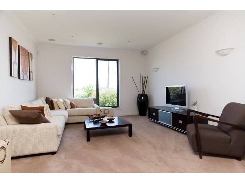 1  Harrington Avenue, Craigieburn VIC 3064