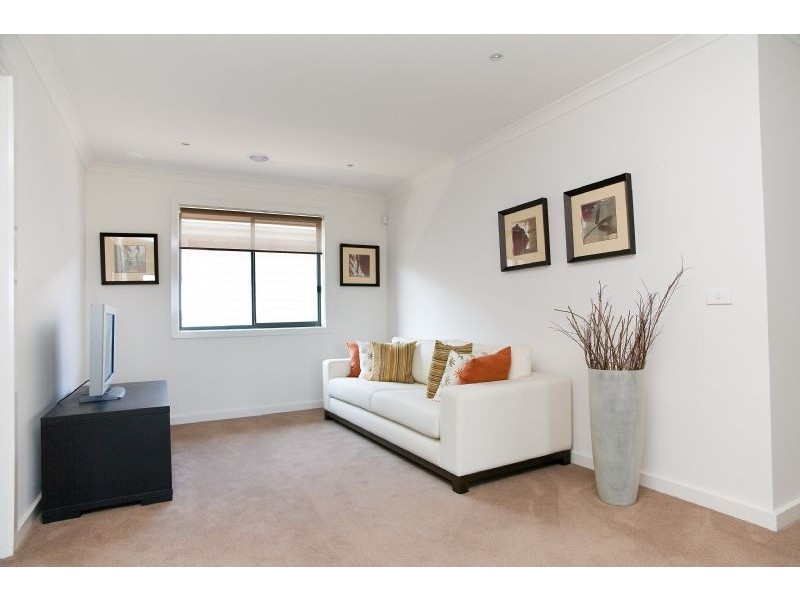 1  Harrington Avenue, Craigieburn VIC 3064