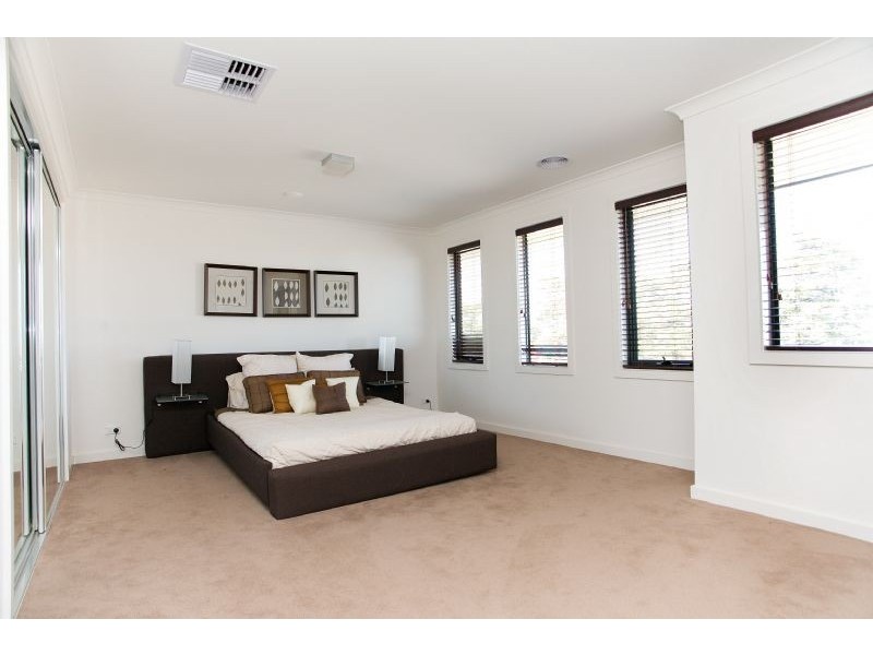 1  Harrington Avenue, Craigieburn VIC 3064