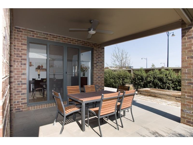 1  Harrington Avenue, Craigieburn VIC 3064