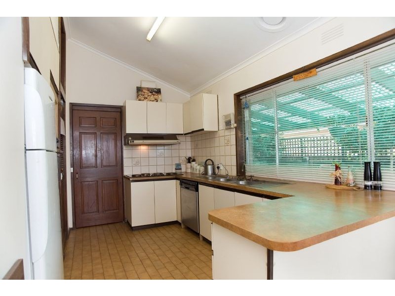 16 Dianne Avenue, Craigieburn VIC 3064