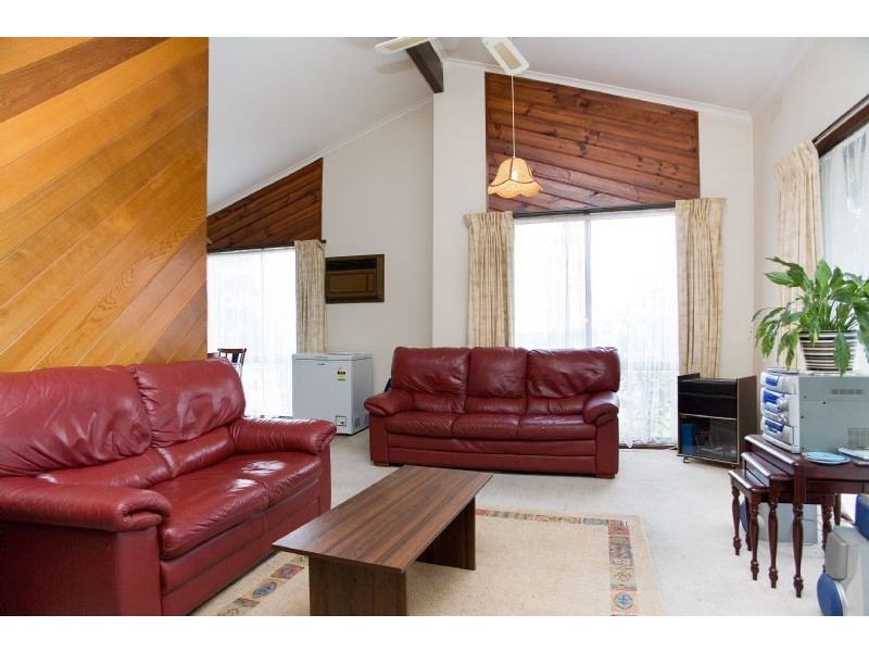 16 Dianne Avenue, Craigieburn VIC 3064