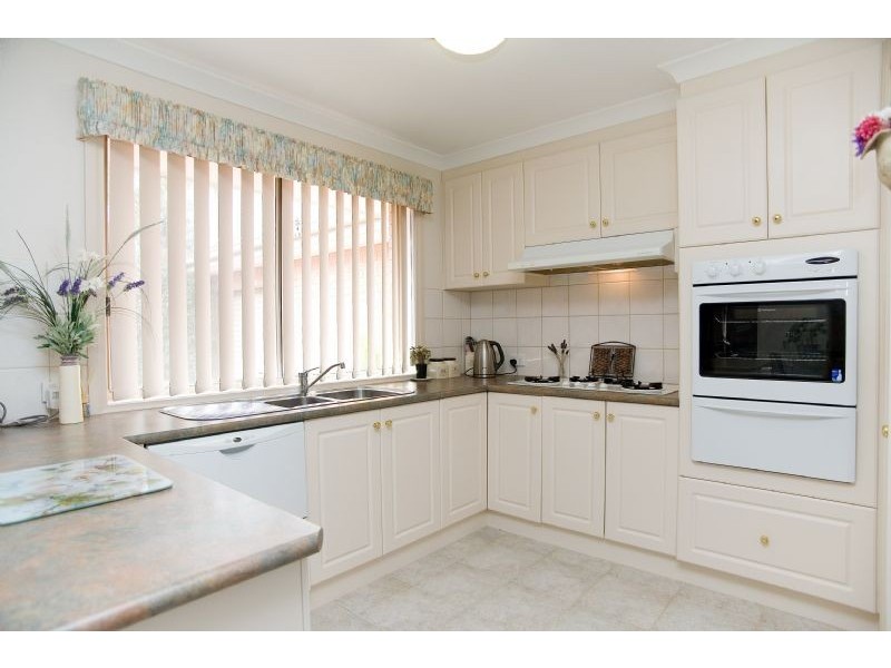 10 Bristol Mews, Craigieburn VIC 3064