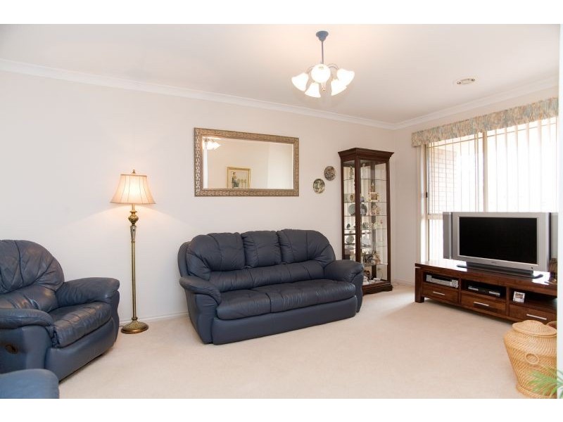 10 Bristol Mews, Craigieburn VIC 3064