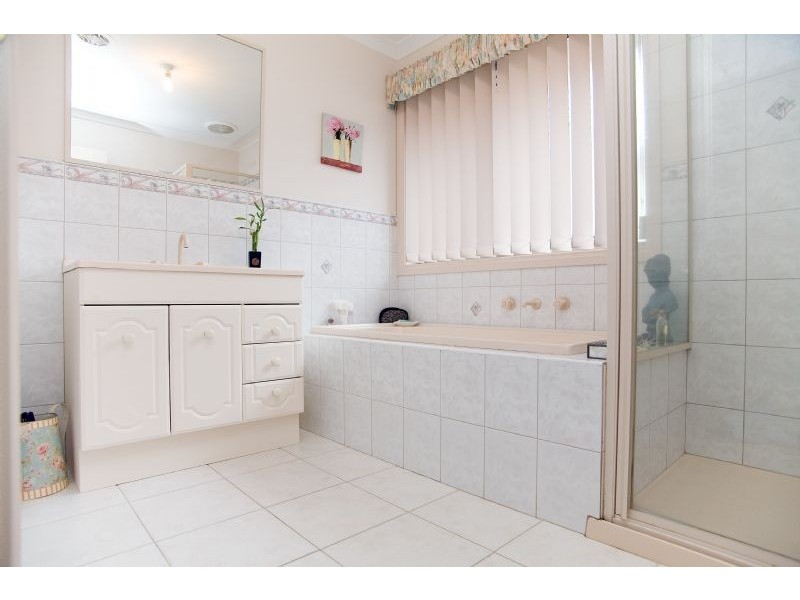 10 Bristol Mews, Craigieburn VIC 3064