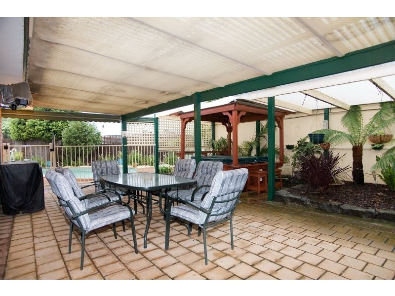11 Surrey Court, Craigieburn VIC 3064