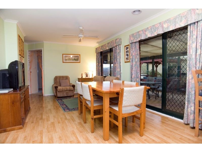 11 Surrey Court, Craigieburn VIC 3064