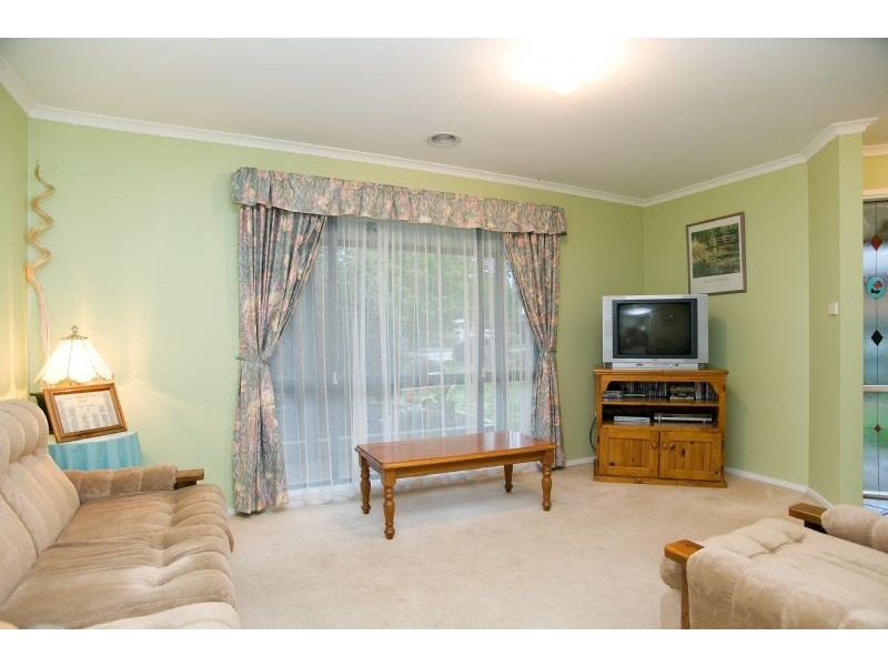 11 Surrey Court, Craigieburn VIC 3064