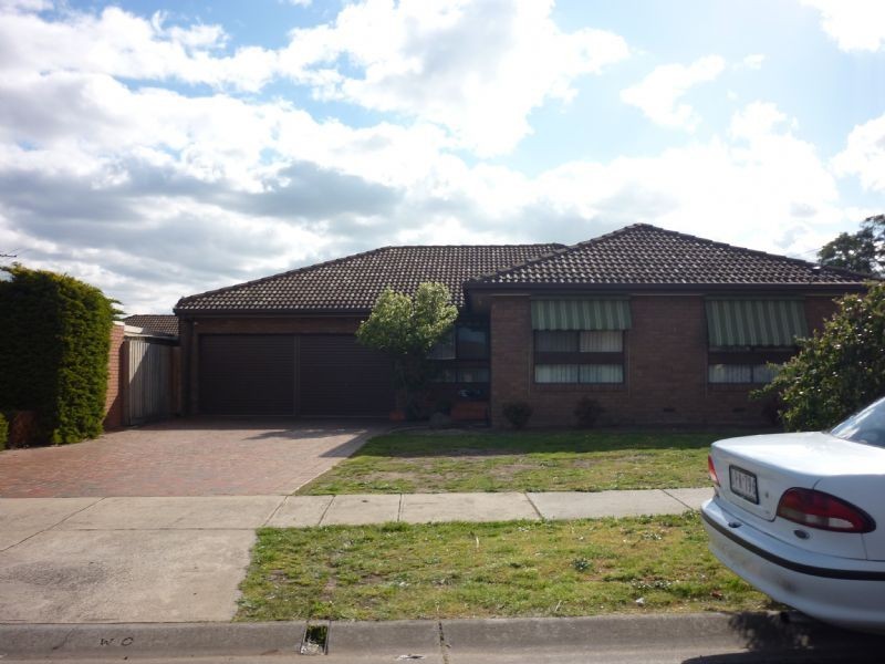 3 Brampton Close, Craigieburn VIC 3064