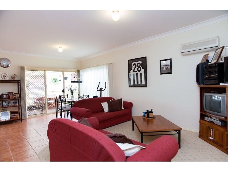 4 Woodbine Close, Craigieburn VIC 3064