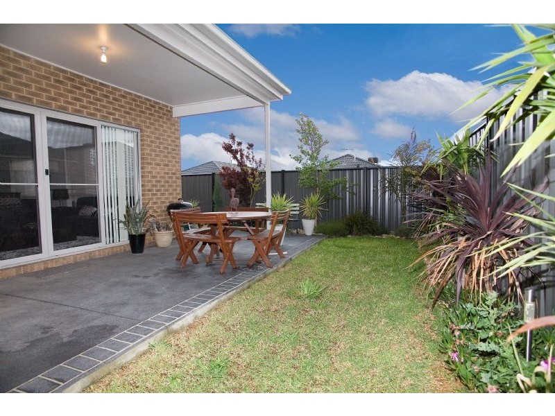 8 Ramsgate Lane, Craigieburn VIC 3064