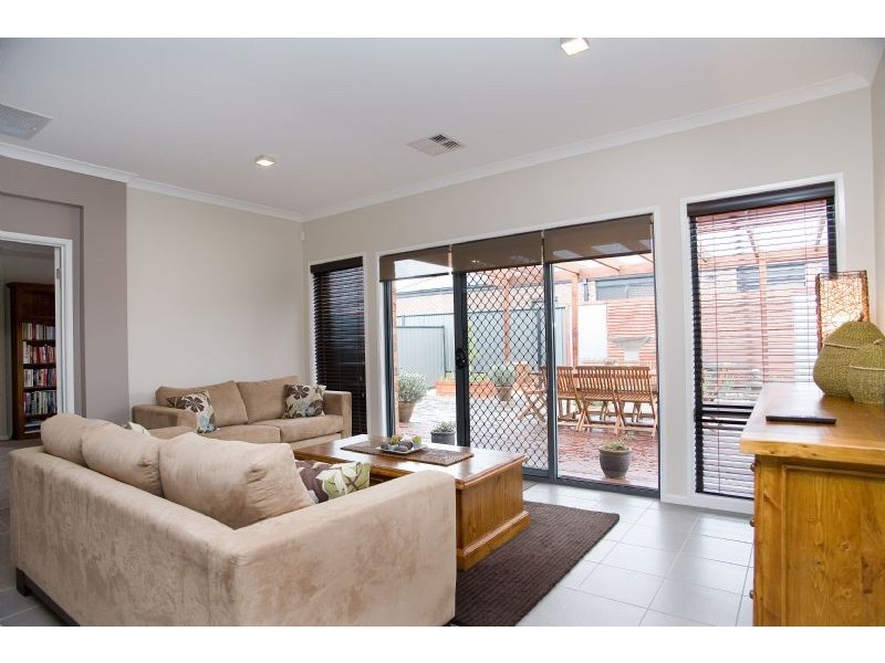 6 Atlas Street, Roxburgh Park VIC 3064