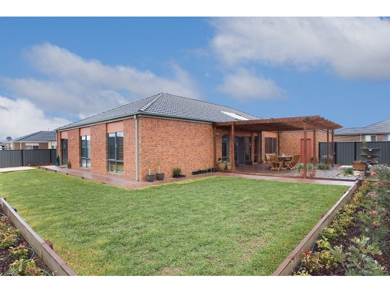 6 Atlas Street, Roxburgh Park VIC 3064