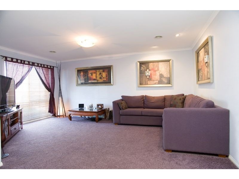 23 Bristol Mews, Craigieburn VIC 3064