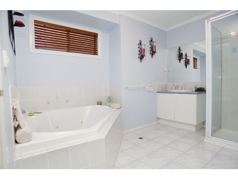 23 Bristol Mews, Craigieburn VIC 3064