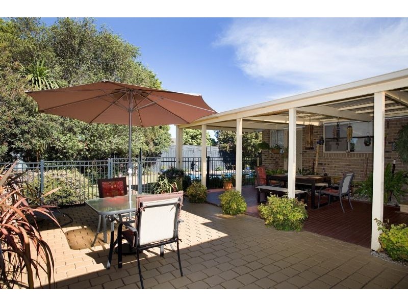 33 Gillingham Crescent, Craigieburn VIC 3064