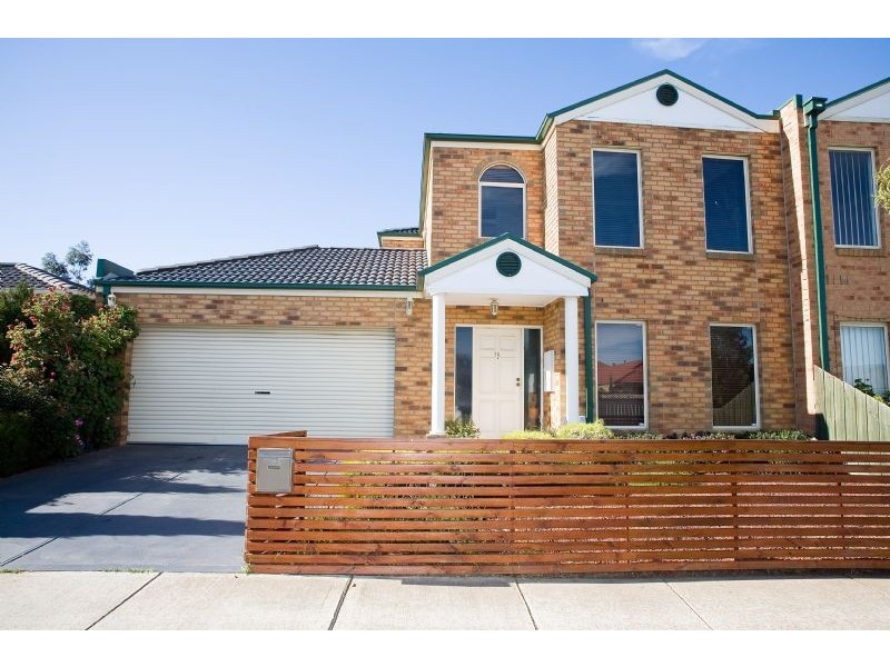 16 Turia Grove, Roxburgh Park VIC 3064