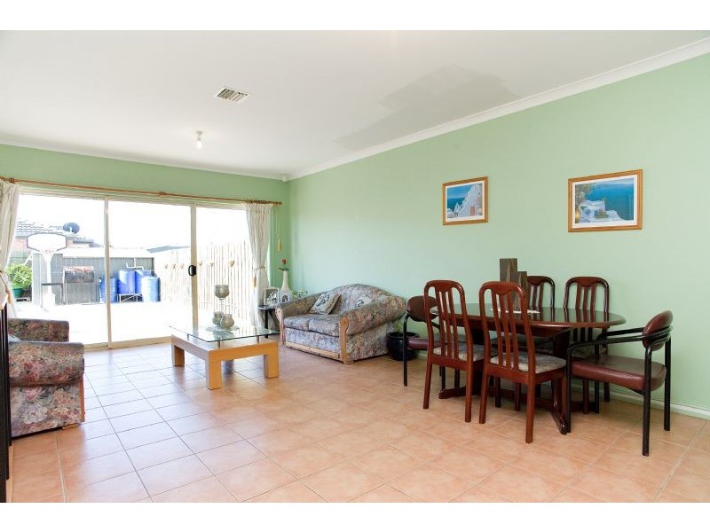 16 Turia Grove, Roxburgh Park VIC 3064
