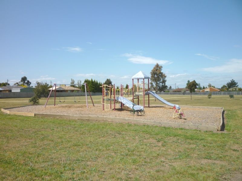 45 Yarcombe Crescent, Craigieburn VIC 3064