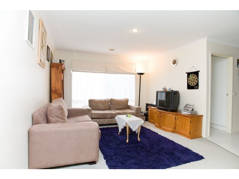 10 Rhine Drive, Roxburgh Park VIC 3064