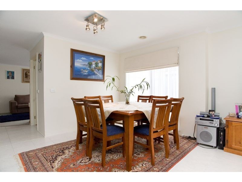 10 Rhine Drive, Roxburgh Park VIC 3064