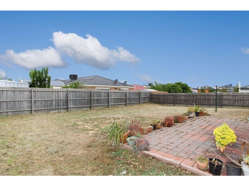10 Rhine Drive, Roxburgh Park VIC 3064