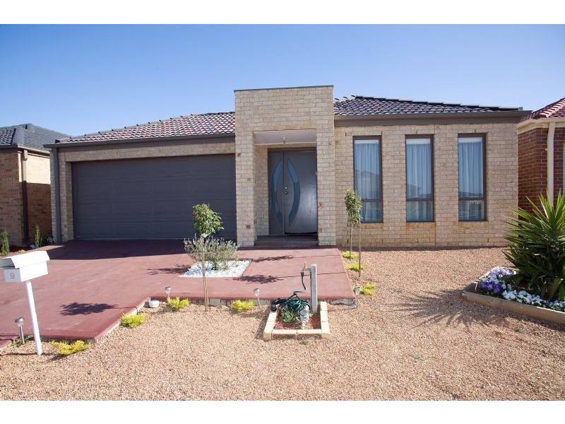 9  Kinglake Crescent, Craigieburn VIC 3064