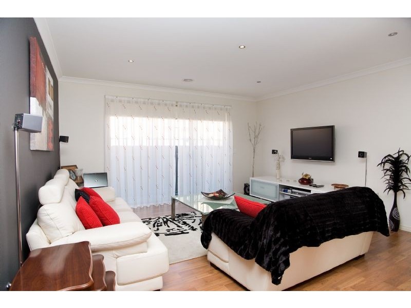 9  Kinglake Crescent, Craigieburn VIC 3064